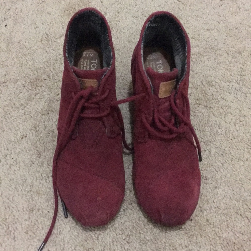 Burgundy Toms Desert Wedges.
